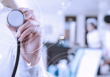 醫療保健中的物聯網：遠程監控和改善患者護理